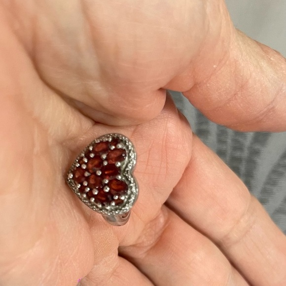 Size 6 925 Silver Ring heart shape very good Condition - Picture 5 of 7